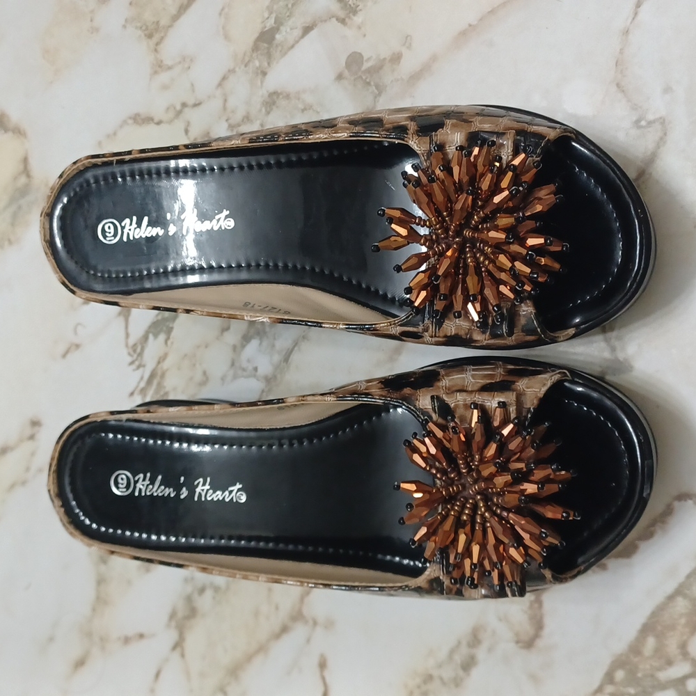 Ladies slip on shoes